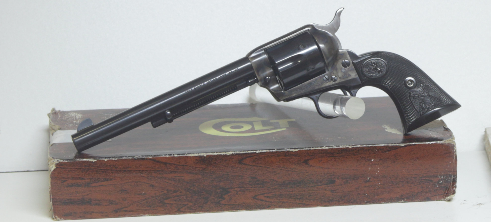 REVOLVER - MARCA COLT - MODELLO SAA - CALIBRO 44-40 Win. 1288