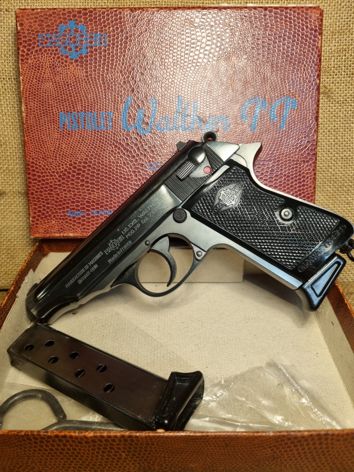 PISTOLA SEMIAUTOMATICA - MARCA WALTHER MANURHIN - MODELLO PP DOGANA SVEDESE - CALIBRO 7,65 Browning / 32 ACP 1596