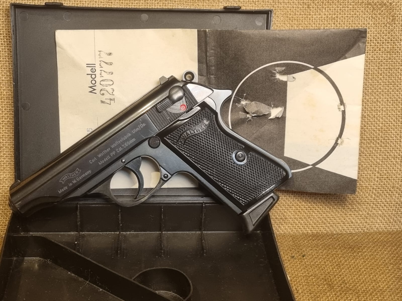 PISTOLA SEMIAUTOMATICA - MARCA WALTHER - MODELLO PP - CALIBRO 7,65 Browning / 32 ACP 2252
