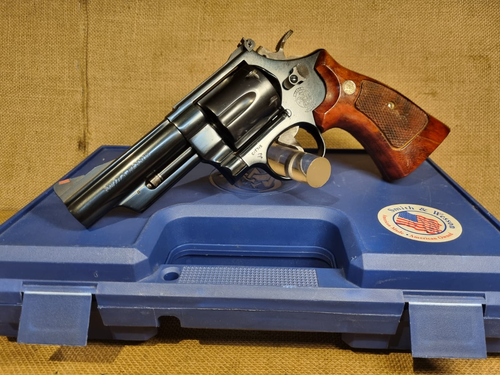 REVOLVER SPORTIVO - MARCA SMITH & WESSON - MODELLO 29-5 - CALIBRO 44 Rem. Mag. 2304