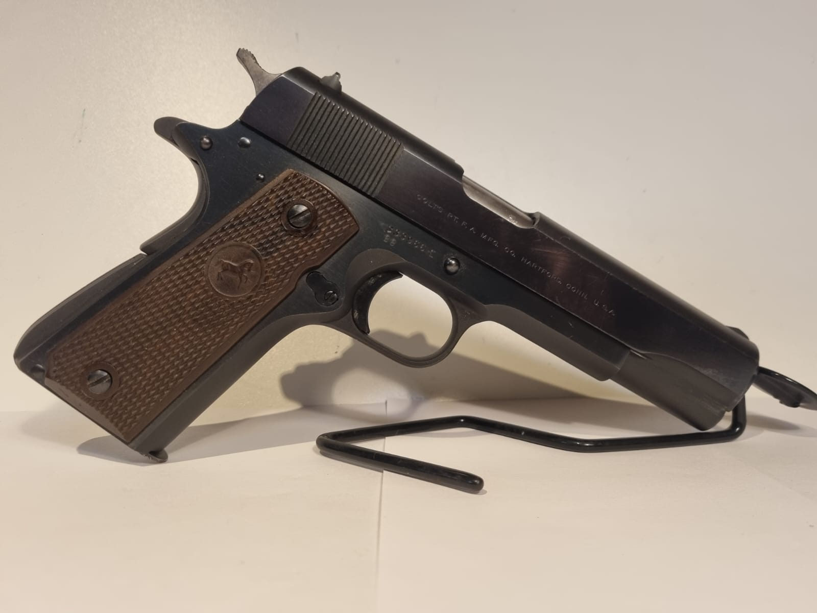 PISTOLA SPORTIVA - MARCA COLT - MODELLO GOVERNMENT - CALIBRO 45 ACP 2847