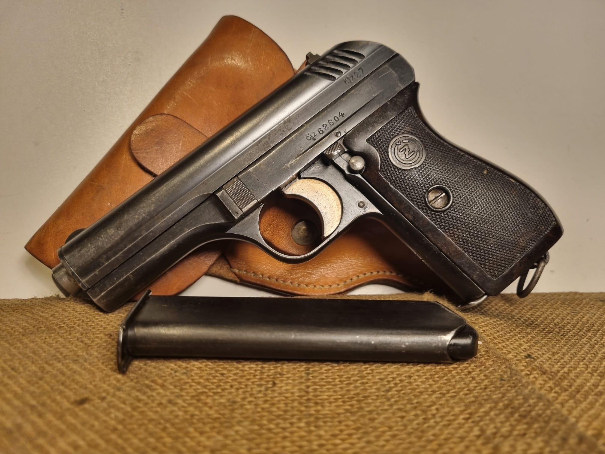 PISTOLA SEMIAUTOMATICA - MARCA CZ - MODELLO 24 - CALIBRO 9 CORTO - 9X17 3227