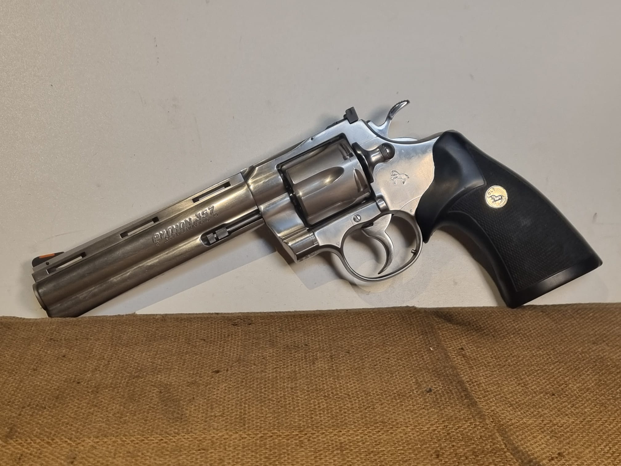 REVOLVER SPORTIVO - MARCA COLT - MODELLO PYTHON 6 INCH - CALIBRO 357 Magnum 3233