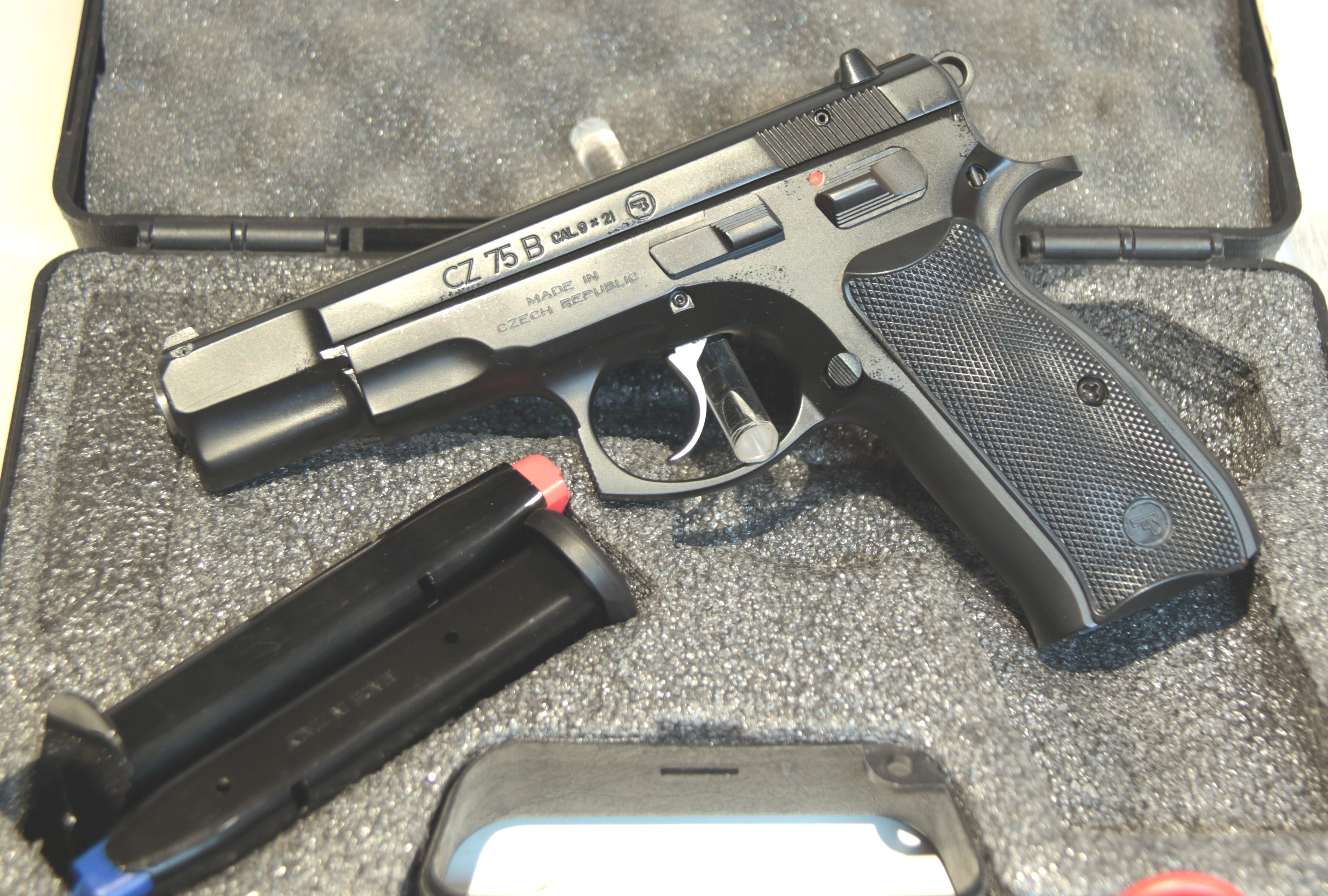 PISTOLA SEMIAUTOMATICA - MARCA CZ - MODELLO 75 B - CALIBRO 9X21 3349