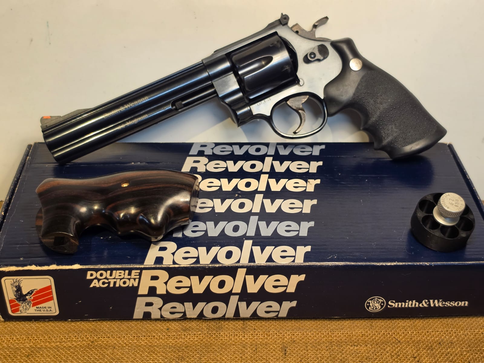 REVOLVER SPORTIVO - MARCA SMITH & WESSON - MODELLO 29 CL - CALIBRO 44 MAG 3550