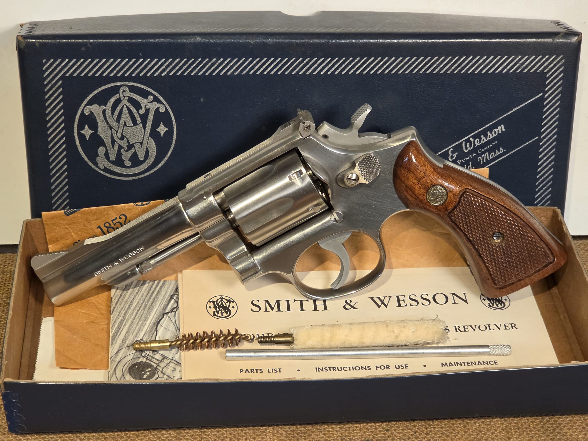 REVOLVER - MARCA SMITH & WESSON - MODELLO 67 - CALIBRO 38 S & W SPECIAL 3584