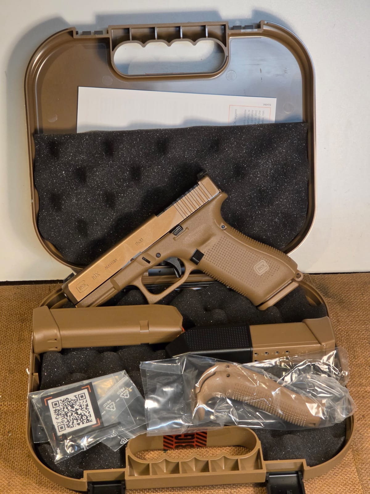PISTOLA SEMIAUTOMATICA - MARCA GLOCK - MODELLO 19X MOS - CALIBRO 9X19 3800