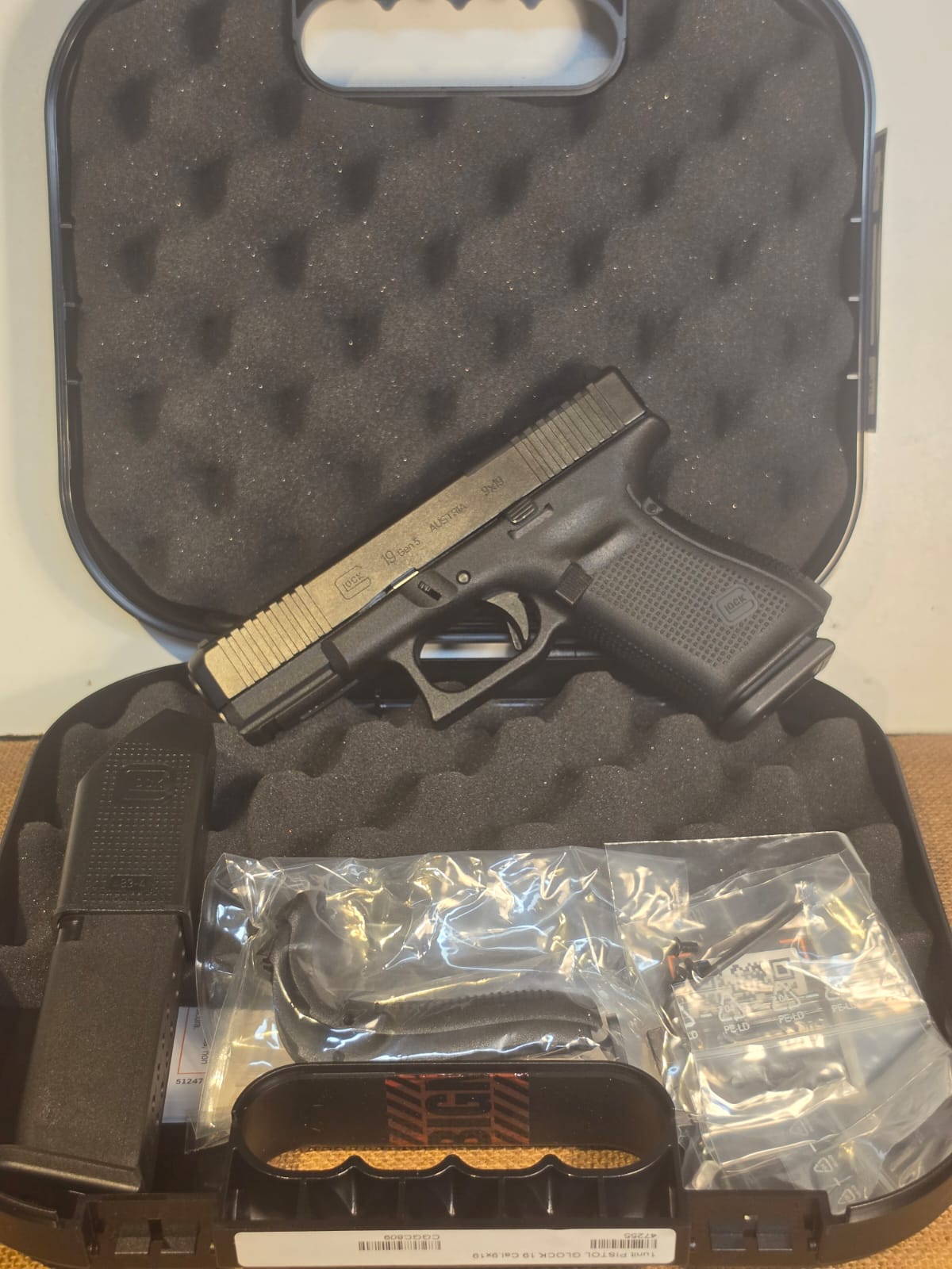 PISTOLA SEMIAUTOMATICA - MARCA GLOCK - MODELLO 19 GEN 5 MOS - CALIBRO 9X19 3807