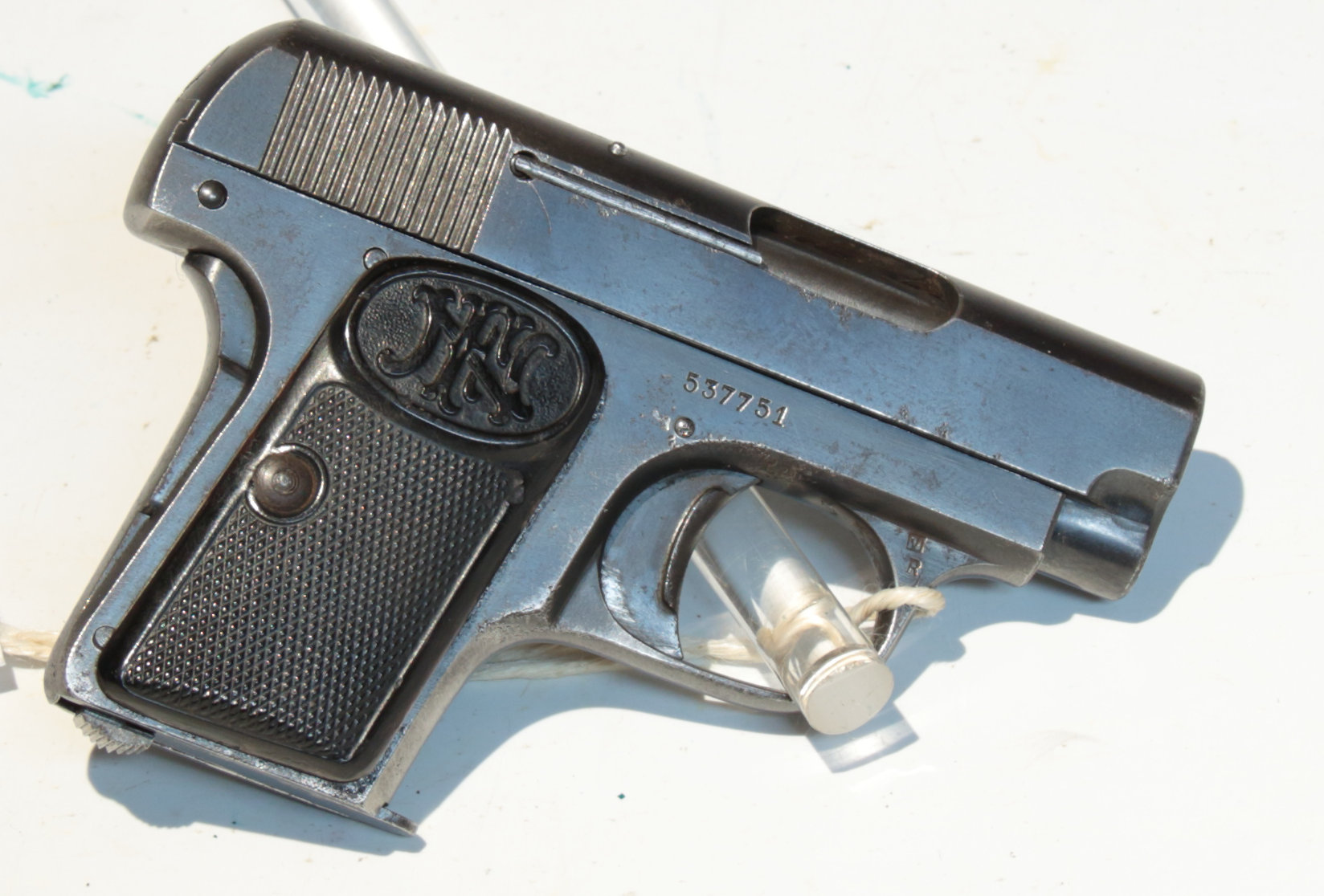 ANCIEN AUTOCOLLANT LEGIA Cartouche Fn Browning Pistolet Carabines