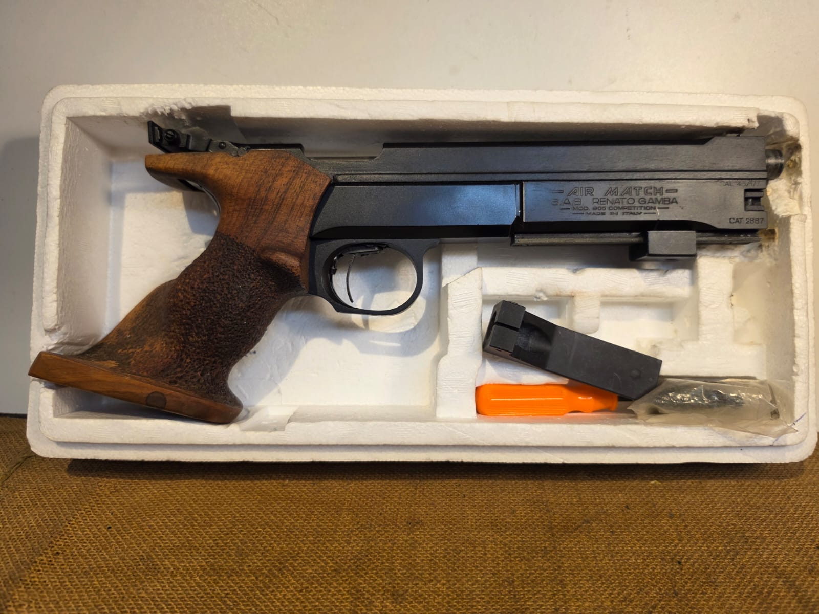 PISTOLA SPORTIVA - MARCA AIR MATCH - SAB RENATO GAMBA - MODELLO 905 RG COMPETITION - CALIBRO 4,5 MM 3877
