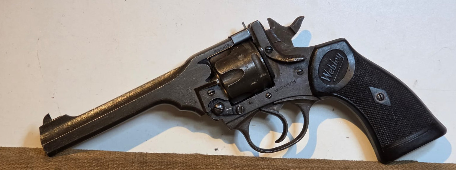 REVOLVER SPORTIVO - MARCA WEBLEY SCOTT - MODELLO N.II MARK IV - CALIBRO 38 SW 3916