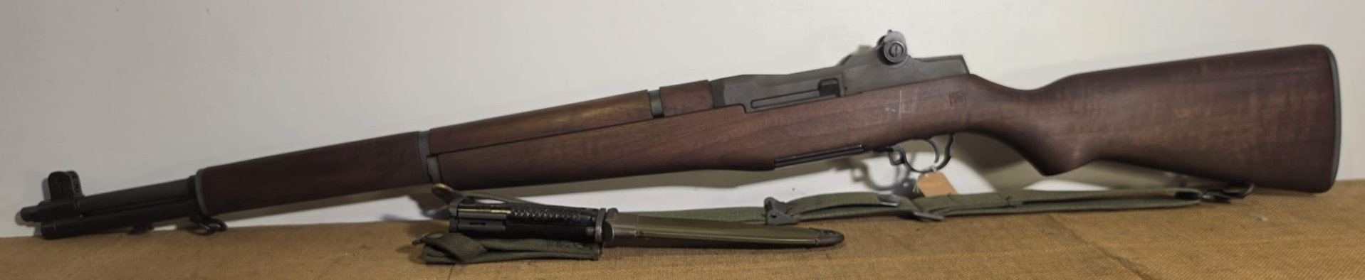 CARABINA SEMIAUTOMATICA CON BAIONETTA - MARCA HARRIGTON RICHARDSON - MODELLO GARAND M1 - CALIBRO 30.06 4376
