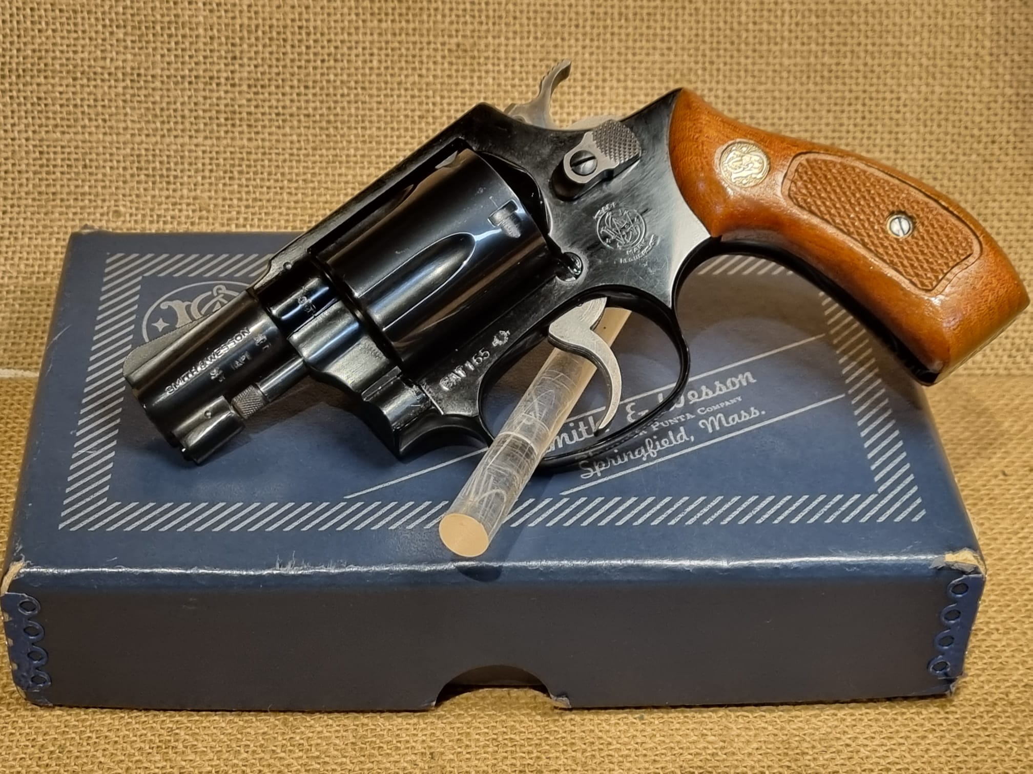 Impugnature Per Telaio Smith & Wesson J | Ksd Grips Round Butt Con Logo Argento SW
